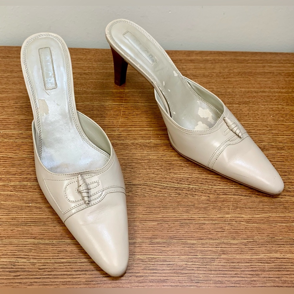 Unisa cream/pale tan  leather slip on dress mules/ heels size 9.5